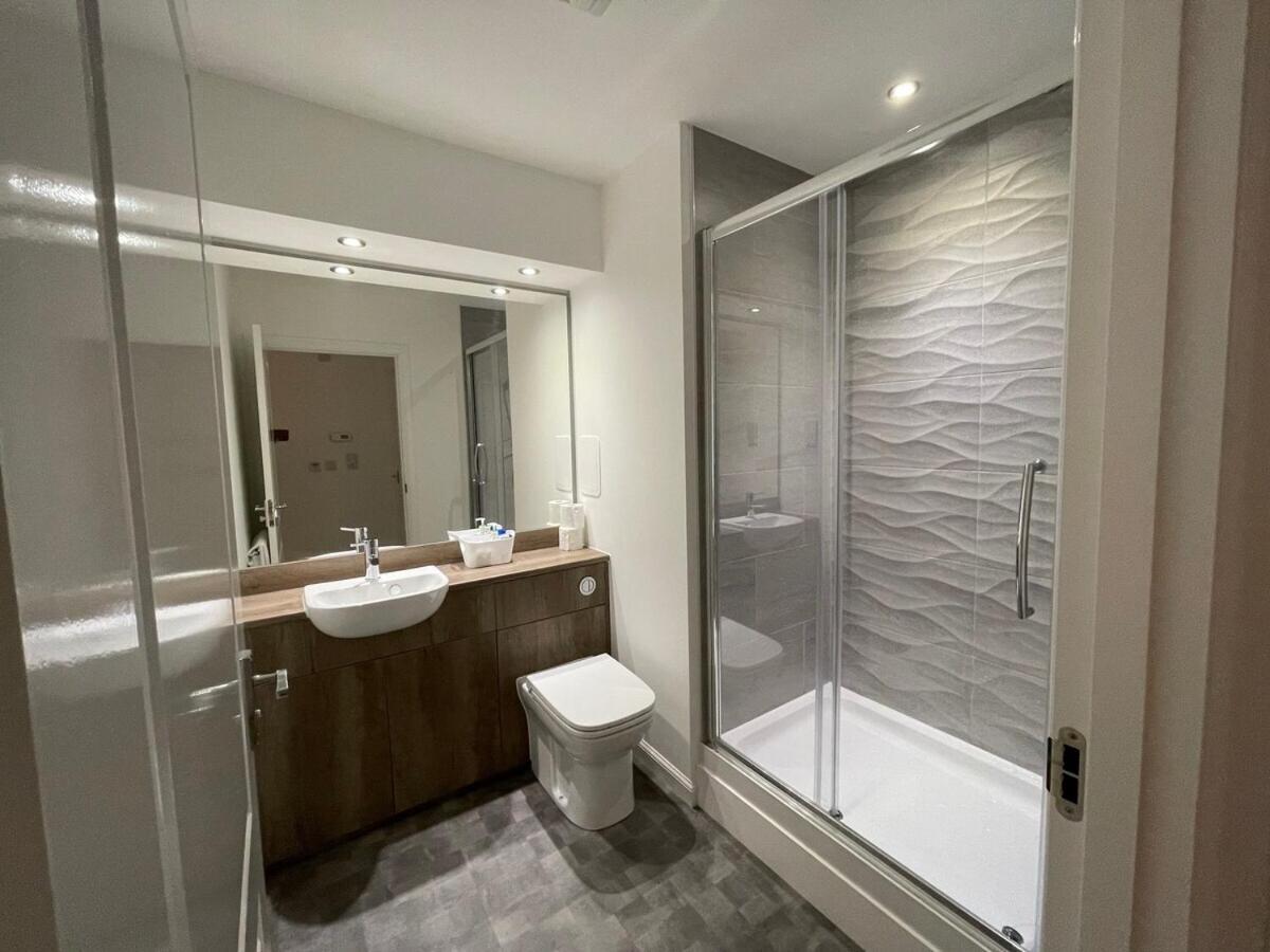 2 Bedroom Luxury Flat In Quiet Village Of Bishopton Bishopton  Kültér fotó