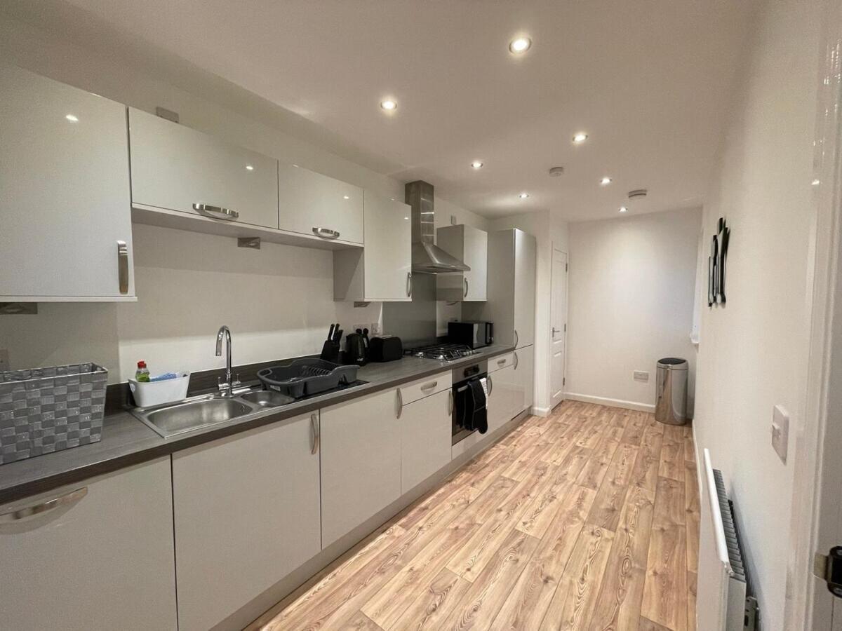 2 Bedroom Luxury Flat In Quiet Village Of Bishopton Bishopton  Kültér fotó