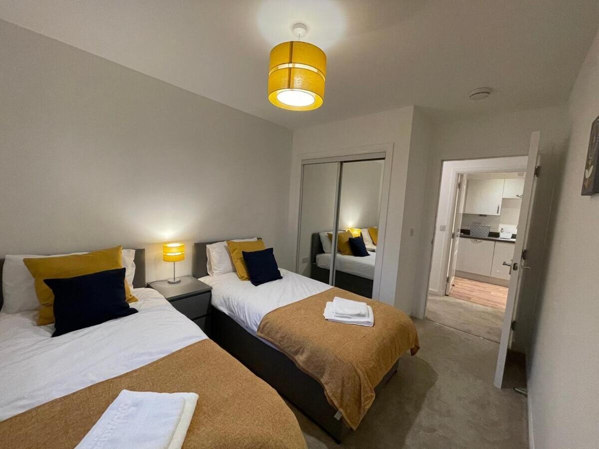2 Bedroom Luxury Flat In Quiet Village Of Bishopton Bishopton  Kültér fotó